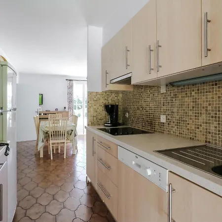 Villa House Nearby The De Castillon *