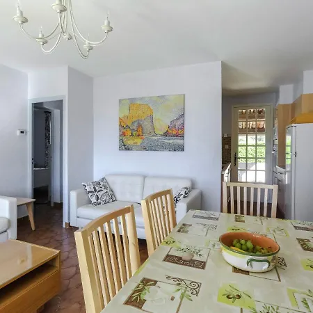 Villa House Nearby The De Castillon *