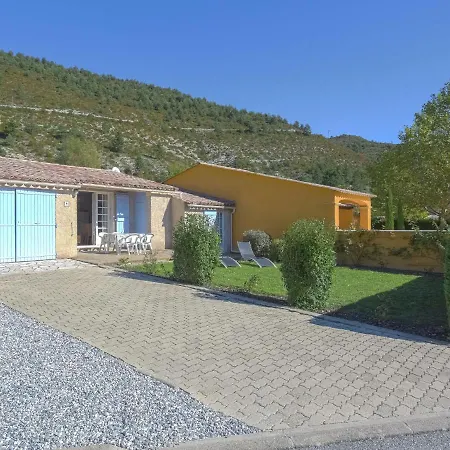 House Nearby The De Castillon *
