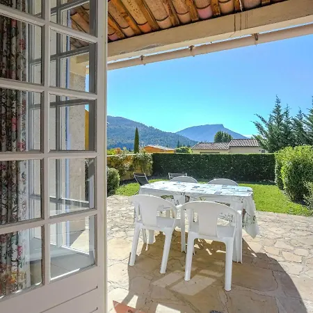 House Nearby The De Castillon *